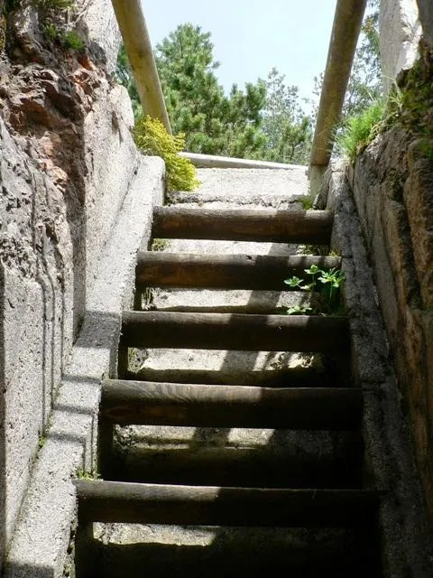 Forte Luserna - avamposto Oberwiesen - Postazione della batteria