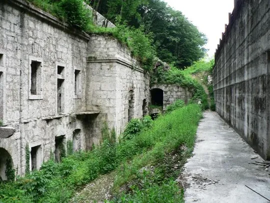 Forte Tombion - alloggi