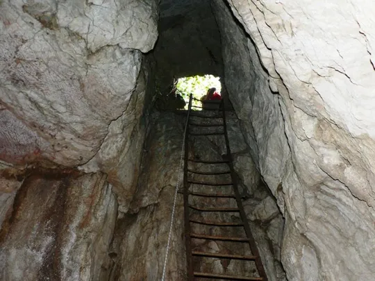Grotta dell'elefante - Scaletta con i gradini mancanti