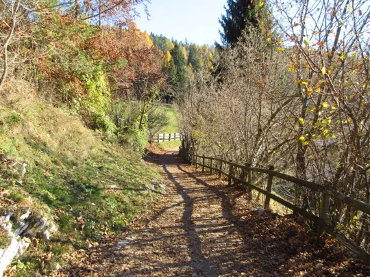 Sentiero verso la contrada