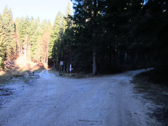 Proseguire a sinistra