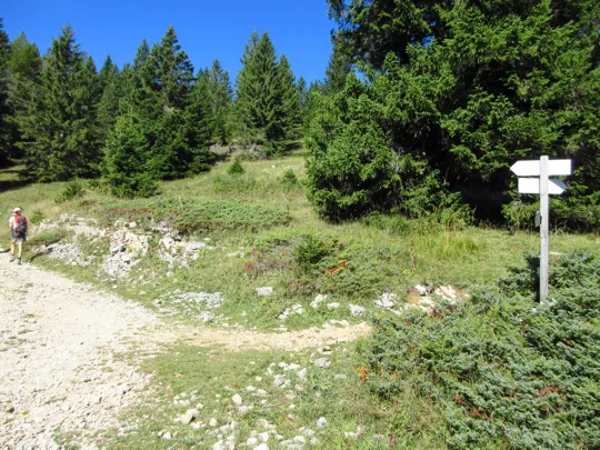 Dettaglio del tornante, seguire a sinistra