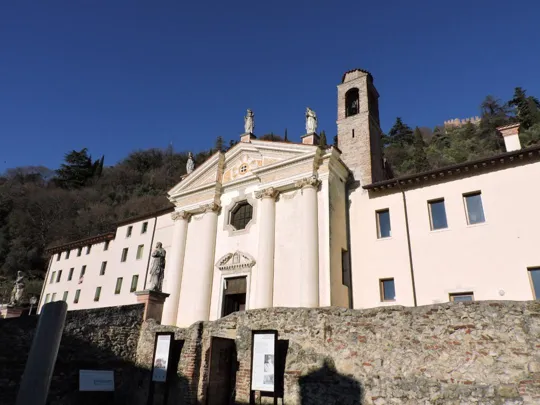 Chiesa della Madonna del Carmine dal giardino