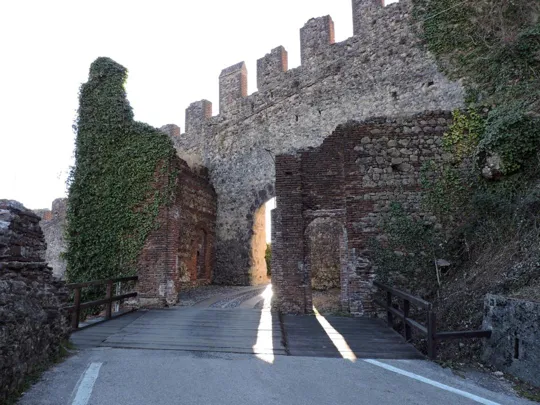 Porta sulle mura superiori