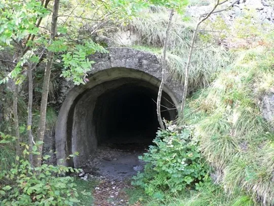 Castello di Meda - galleria di accesso alle batterie