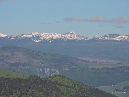 Monte Asolone - Vista verso l'altipiano di Asiago - In centro cima XXII