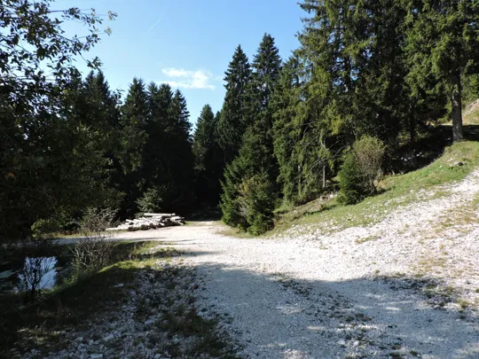 Incrocio con la strada principale