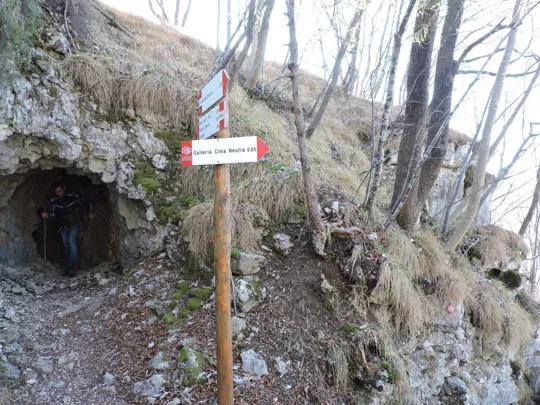 Monte Cimone - inizio sentiero per la Galleria