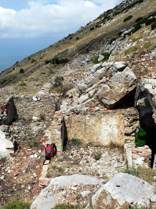 Monte Ivan - Area mortai e depositi