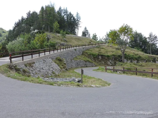 Monte Zugna - tornante in vista della trincea