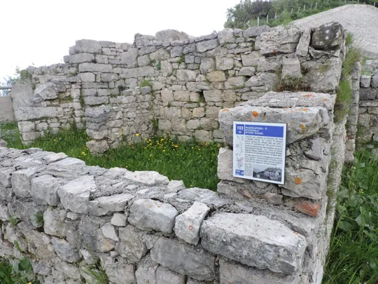 Monte Zugna - palazzina ufficiali