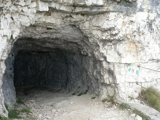 Monte Cengio - Passaggi in galleria