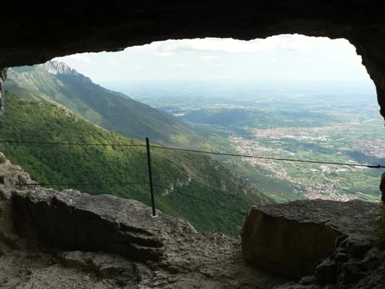 Monte Cengio - Passaggi in galleria