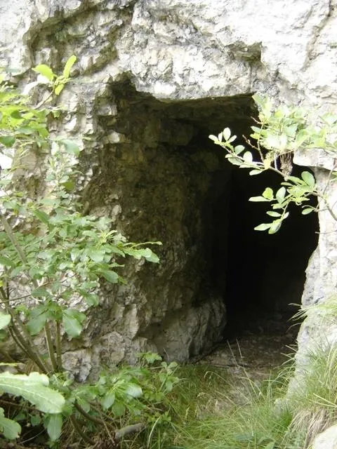 Monte Favaro - grotta