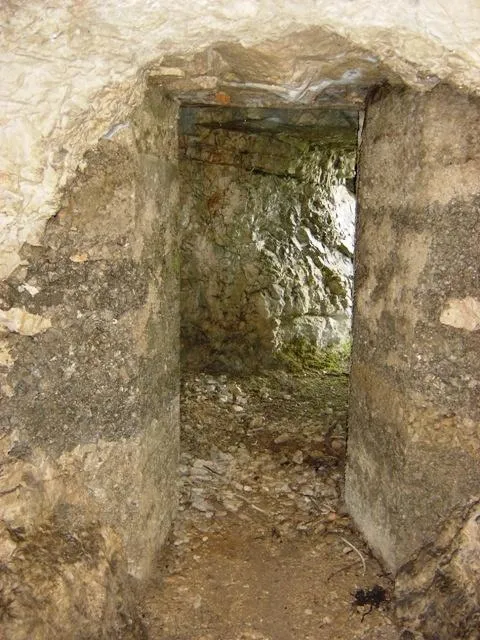 Monte Favaro - grotta