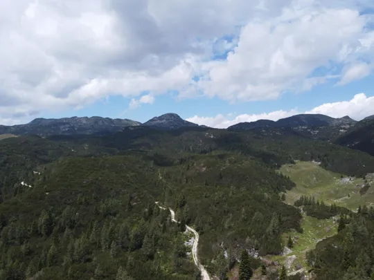 Strada verso il bivio Conrad e Cima XII
