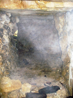 Monte Novegno - ricovero in caverna