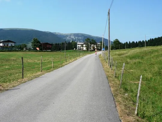 Monte Valbella - Strada dal parcheggio