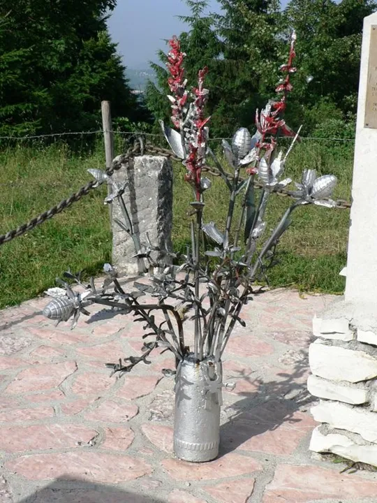 Monte Valbella - Monumenti