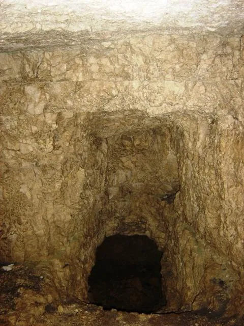 Monte Zebio - ricovero in galleria