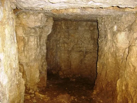 Monte Zebio - ricovero in caverna