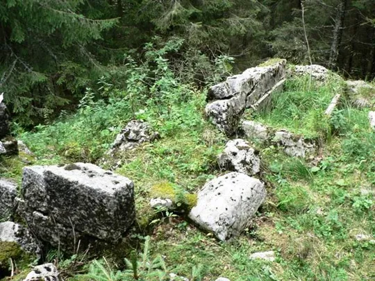 Monte Mosciagh - resti di edifici