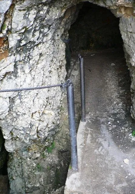 Monte Ortigara - passaggio in galleria