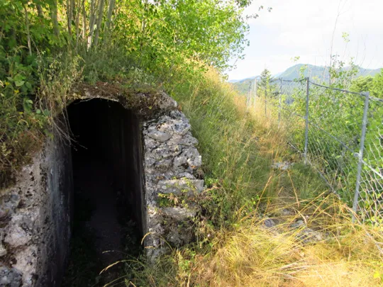 Uno degli ingressi della galleria