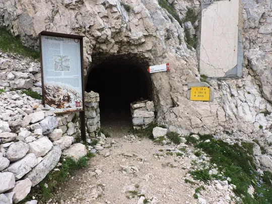 Pasubio - ingresso Galleria Alta del Dente