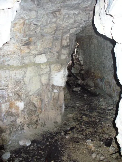 Novegno - Priforà - Grotte e ricoveri