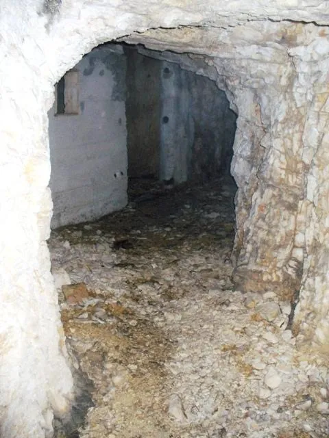 Novegno - Priforà - Grotte e ricoveri