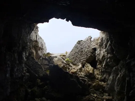 Novegno - Priforà - Grotte e ricoveri