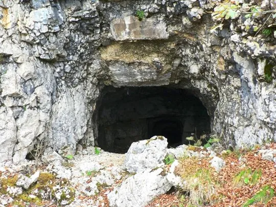 Novegno - Priforà - Ingresso alla batteria di cannoni