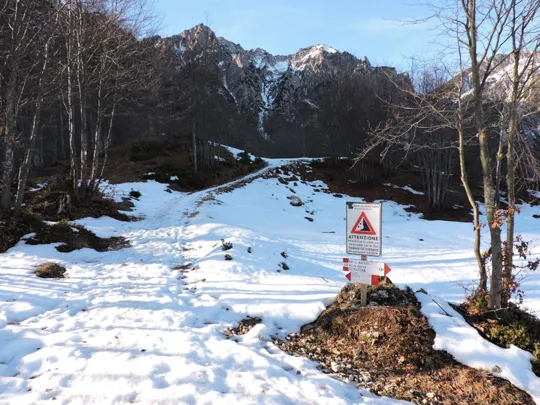 Deviazione per pericolo caduta massi