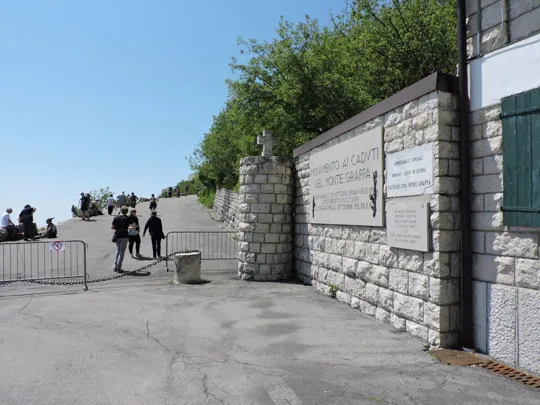 Sacrario di Cima Grappa - ingresso