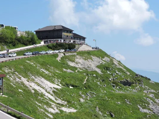 Sacrario di Cima Grappa - Rifugio Bassano