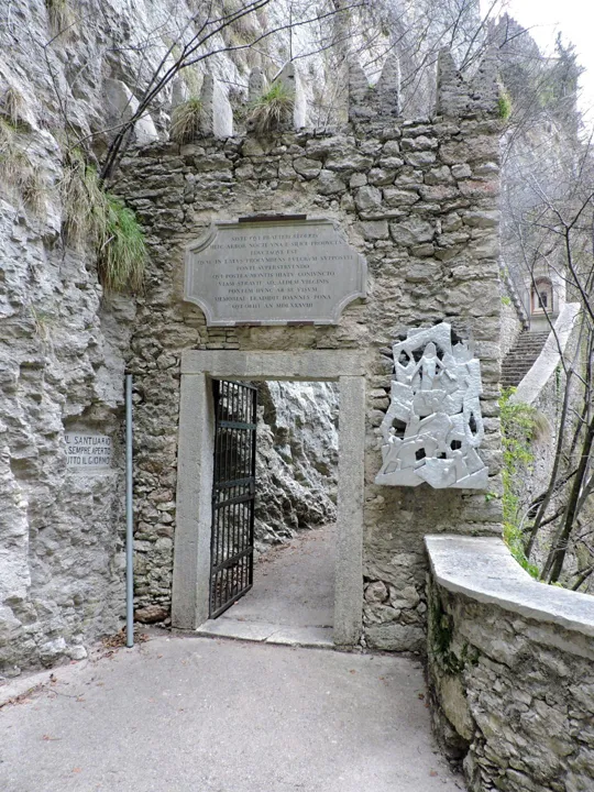 Santuario Madonna della Corona - Ingresso