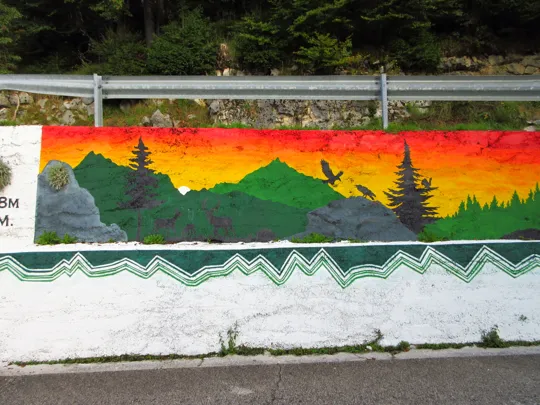 Murales poco prima dell'inizio del percorso (2025)