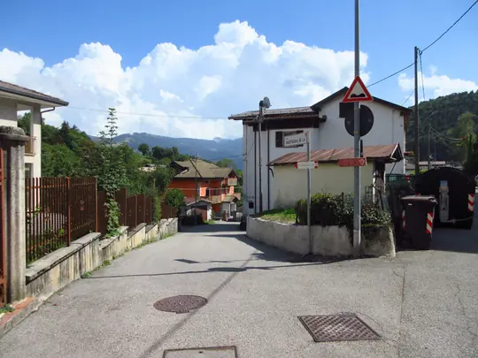 Strada verso Valdifabbro di Là