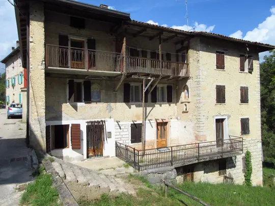 Particolare di una casa di Valdifabbro