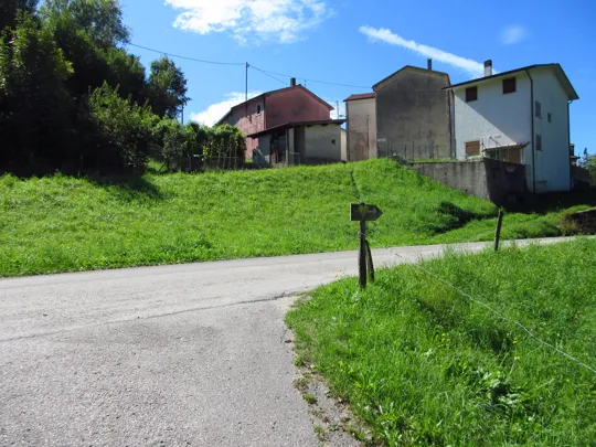 Seguire la strada a destra