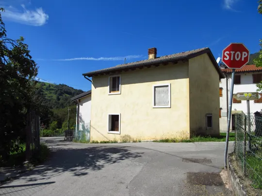 Contrà Nogara proseguire a sinistra