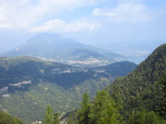 Panorama sull'Alta Valsugana dal punto panoramico di Cangaròt a Lavarone