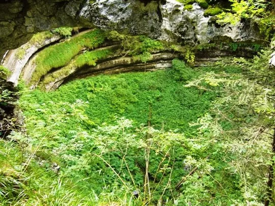 Voragine Stonhaus - arco naturale