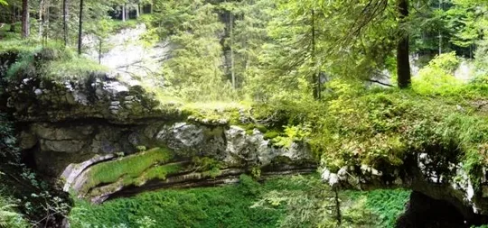 Voragine Stonhaus - arco naturale