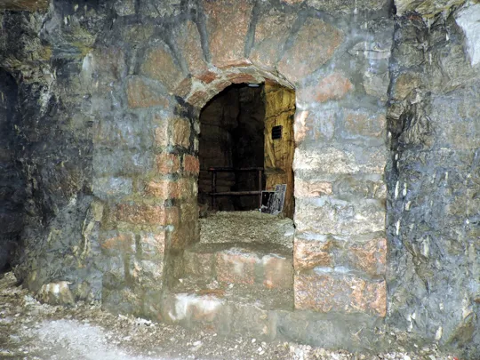 Passaggio per la grotta