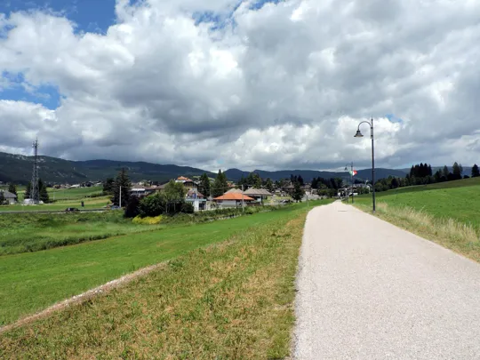 Percorso asfaltato dal caseificio ad Asiago