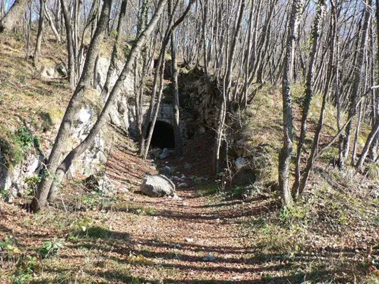 Monte Summano - postazione in galleria