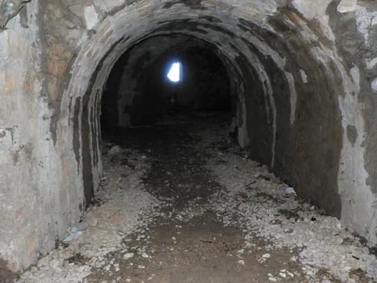 Monte Summano -postazione in caverna