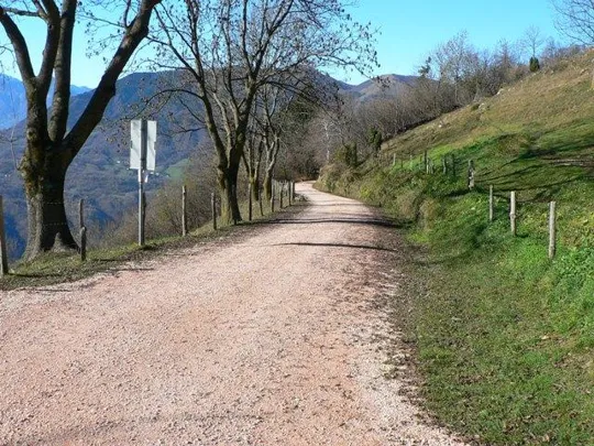 Monte Summano - strada di accesso